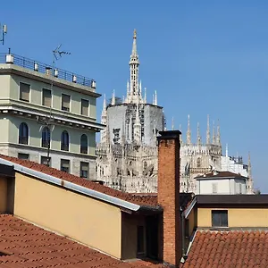 View Luxury Duomo Apartment Milan